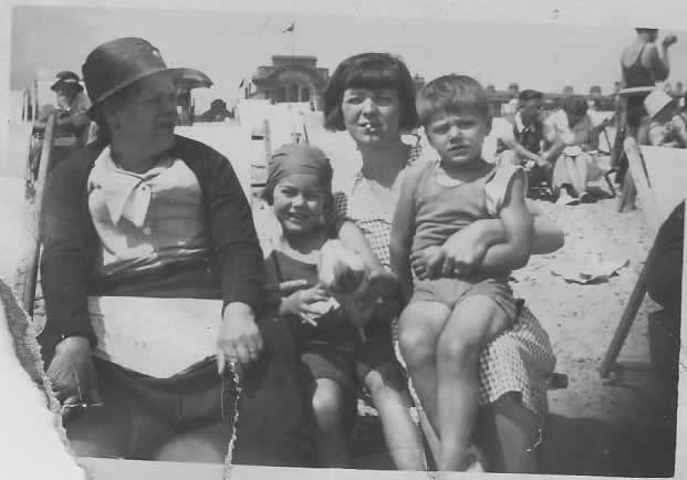 Alice, Doll, Renee and David at the beach